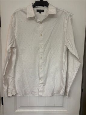 Banana Republic White Micro-Dot Men's Button-Up Shirt. Size Large